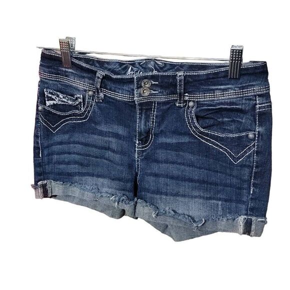 Ariya Jeans denim short, distressed  - Picture 2 of 7
